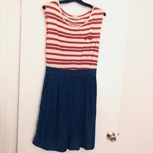 Combo T-shirt/Denim skirt. With pockets!